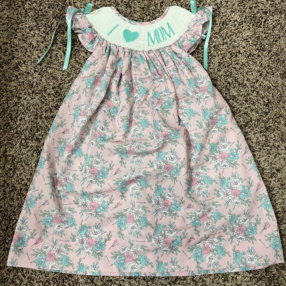 I love mom smocked dress